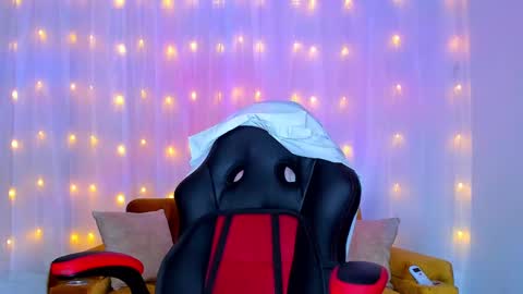 Snapshot of cherylbutler chatting on December 20, 2:08 am Cheryl online show from December 20, 2:08 am