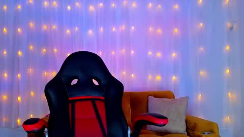 Snapshot of cherylbutler chatting on February 27, 11:15 pm Cheryl online show from February 27, 11:15 pm