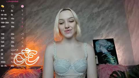 Snapshot of cherylmason chatting on February 9, 11:09 pm Cheryl online show from February 9, 11:09 pm