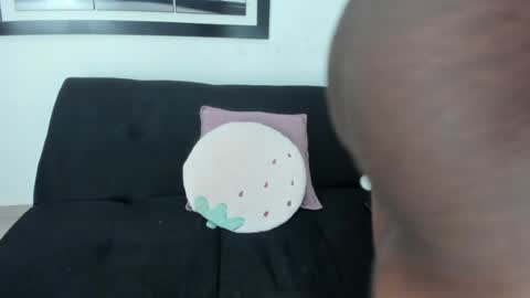 Snapshot of chevi_11ss chatting on June 12, 11:46 pm Chevi online show from June 12, 11:46 pm