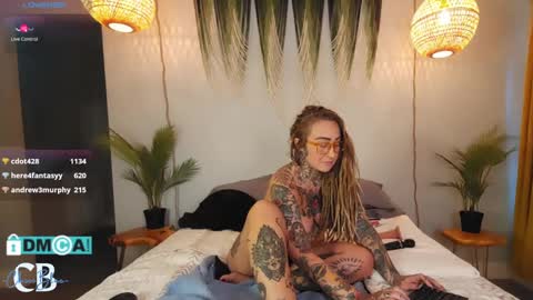 Snapshot of cheviblue chatting on January 8, 5:48 pm Chevi Blue online show from January 8, 5:48 pm