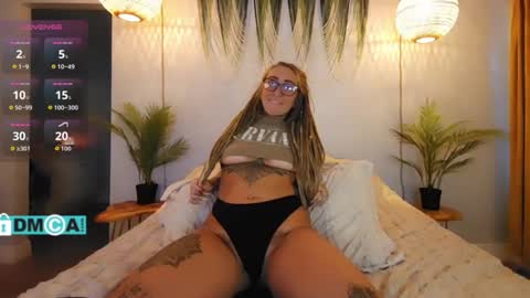 Snapshot of cheviblue chatting on September 29, 1:27 pm Chevi Blue online show from September 29, 1:27 pm