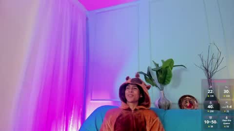 Snapshot of cheys_mast chatting on May 12, 6:49 pm Cheys online show from May 12, 6:49 pm