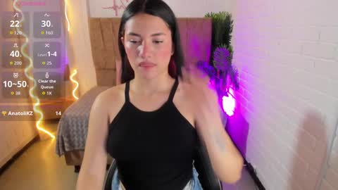 Snapshot of chiara_tay chatting on September 18, 7:16 pm Chiara online show from September 18, 7:16 pm