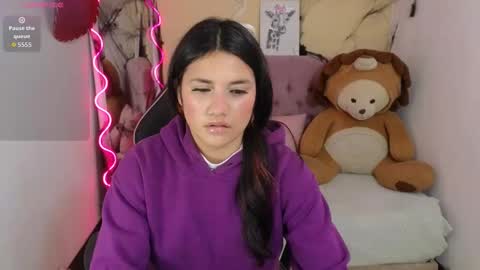 Snapshot of chiara_tay chatting on October 26, 3:01 am Chiara online show from October 26, 3:01 am