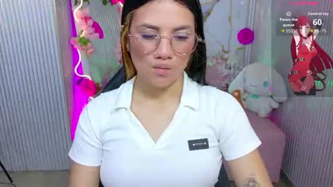 Snapshot of chiara_tay chatting on June 25, 11:37 am Chiara online show from June 25, 11:37 am
