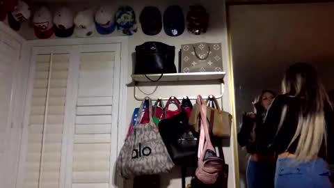 Snapshot of chicagobabe312 chatting on November 27, 3:30 am chicagobabe312 online show from November 27, 3:30 am