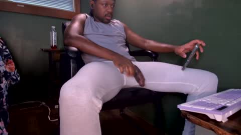 Que online show from July 24, 6:39 pm