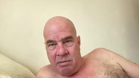 Snapshot of chillpuppy chatting on December 5, 6:26 pm chillpuppy online show from December 5, 6:26 pm