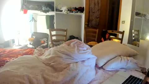 yoursensualparadise online show from September 17, 4:14 am