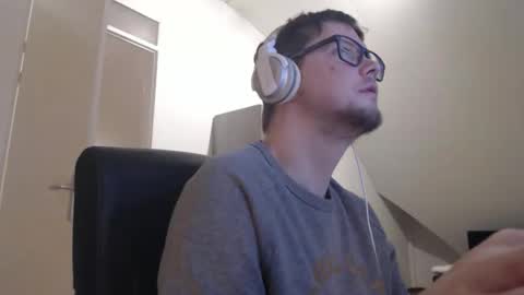 chillzonecam online show from November 29, 7:39 pm