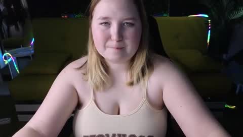 Snapshot of chimberwol chatting on March 11, 4:21 am Chim-Chim online show from March 11, 4:21 am