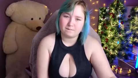 Snapshot of chimberwol chatting on December 18, 2:28 am Chim-Chim online show from December 18, 2:28 am