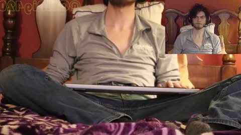 Snapshot of chipig420 chatting on March 4, 2:28 am ChiPig420 online show from March 4, 2:28 am