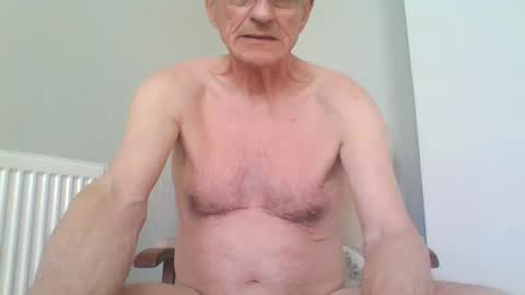 chipper341596 online show from March 8, 1:03 pm