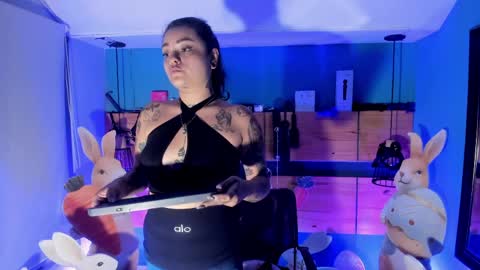 Chloeallennn  online show from April 1, 12:50 pm