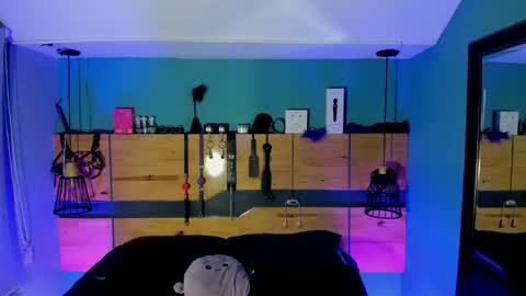 Chloeallennn  online show from April 19, 4:28 pm