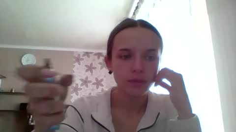 Snapshot of chloe45673 chatting on May 25, 7:36 am chloe45673 online show from May 25, 7:36 am