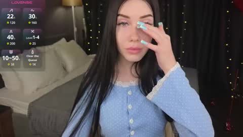 Snapshot of chloe___davis chatting on February 23, 12:09 am Chloe online show from February 23, 12:09 am