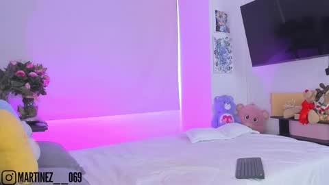 CHLOE online show from January 5, 5:27 pm