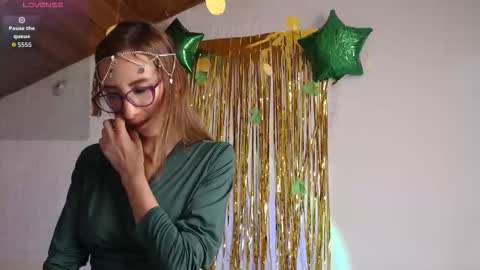 Chloe Bitelly online show from March 17, 7:50 pm