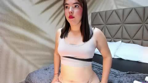 Snapshot of chloe_bloom_ chatting on June 7, 12:09 pm Chloe online show from June 7, 12:09 pm