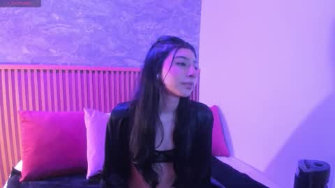 Snapshot of chloe_bluee_ chatting on February 26, 11:31 am chloe_bluee_ online show from February 26, 11:31 am