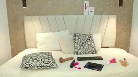Snapshot of chloe_brownn1 chatting on January 22, 3:52 am Abby 19 years online show from January 22, 3:52 am