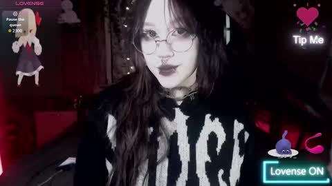 Snapshot of chloe_crystall_killer chatting on October 18, 10:43 pm chloe_crystall_killer online show from October 18, 10:43 pm