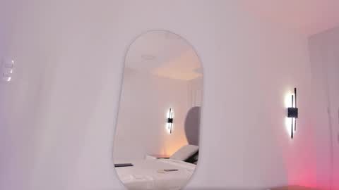 Chloe online show from November 9, 1:20 pm