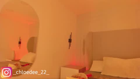 Snapshot of chloe_dee_ chatting on February 10, 11:03 am Chloe online show from February 10, 11:03 am