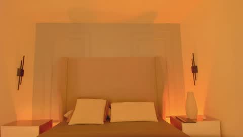 Chloe online show from April 6, 11:55 am