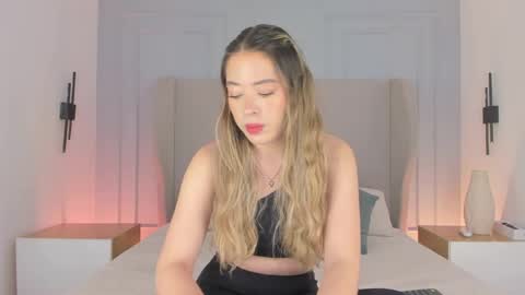Chloe online show from June 8, 11:54 am