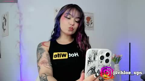 Snapshot of chloe_evans12 chatting on April 24, 2:25 am Chloe online show from April 24, 2:25 am