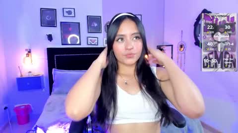 Snapshot of chloe_fischer chatting on February 27, 3:34 pm Chloe online show from February 27, 3:34 pm