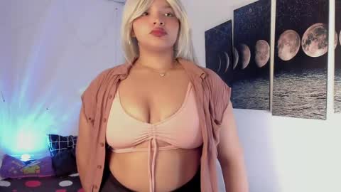 chloe_kisses online show from May 5, 11:29 am
