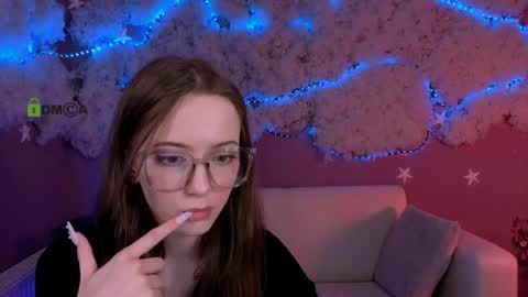 chloe_ley online show from March 23, 1:15 pm