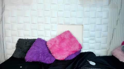 Chloe online show from December 31, 6:13 pm