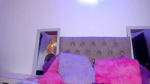 Chloe online show from March 1, 4:44 pm