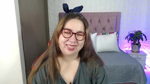chloe_prg online show from February 22, 12:51 pm