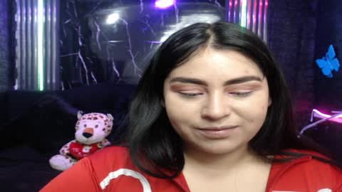chloe_smith5 online show from April 7, 1:33 pm