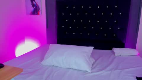 Snapshot of chloe_sterling chatting on March 31, 8:31 pm chloe_sterling online show from March 31, 8:31 pm