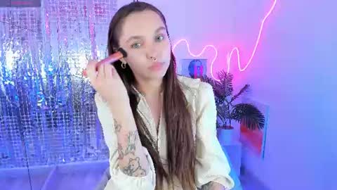 Snapshot of chloe_sunny chatting on June 26, 1:59 pm Chloe online show from June 26, 1:59 pm