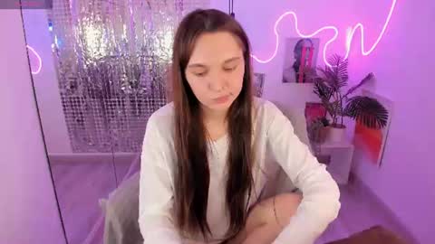 Snapshot of chloe_sunny chatting on July 3, 6:20 am Chloe online show from July 3, 6:20 am