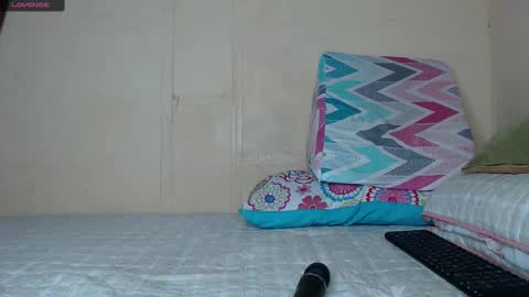 Snapshot of chloe_vahos chatting on January 3, 7:18 pm Chloe online show from January 3, 7:18 pm