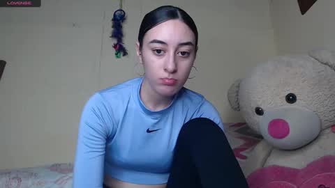 Snapshot of chloe_vahos chatting on January 8, 8:50 pm Chloe online show from January 8, 8:50 pm