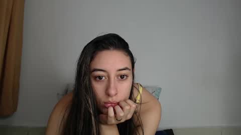 Snapshot of chloe_vahos chatting on September 18, 5:26 pm Chloe online show from September 18, 5:26 pm