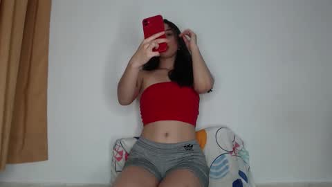 Snapshot of chloe_vahos chatting on October 6, 9:12 pm Chloe online show from October 6, 9:12 pm