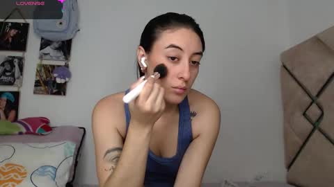 Snapshot of chloe_vahos chatting on October 29, 9:16 pm Chloe online show from October 29, 9:16 pm