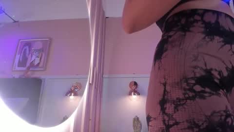   online show from December 14, 2:33 pm